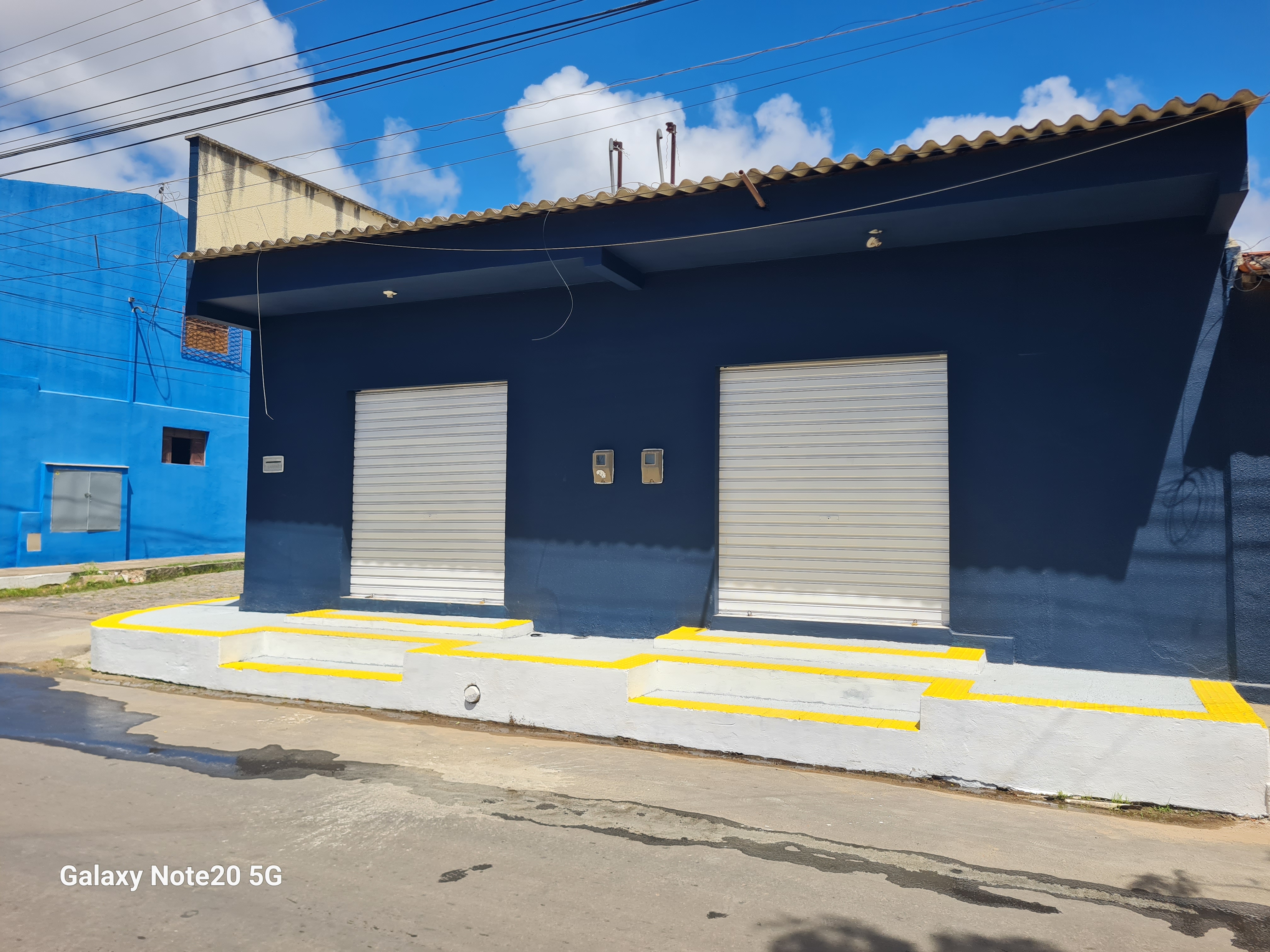 Aluga-se salas comerciais em Pajucara 